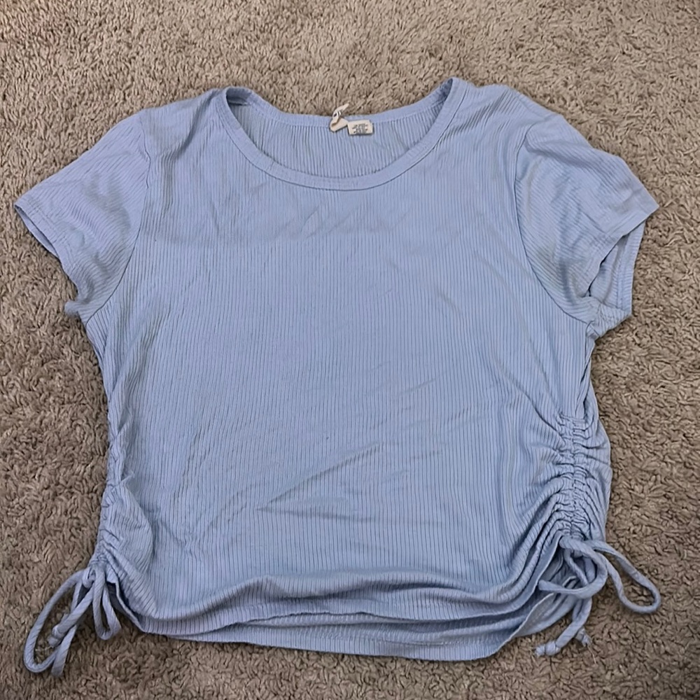 Scrunched light blue kids t-shirt
